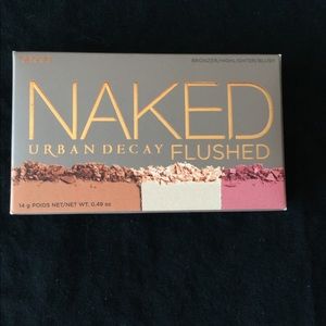 Naked blush sesso
